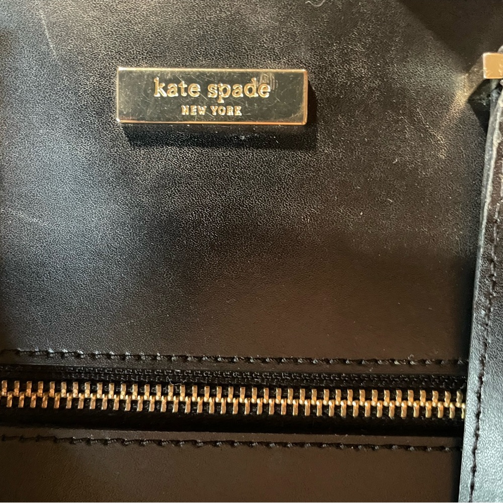 Kate Spade Savannah Parliament Square Satchel. - Picture 4 of 7